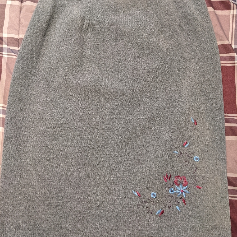 Hillard and Hanson Embroidered Skirt